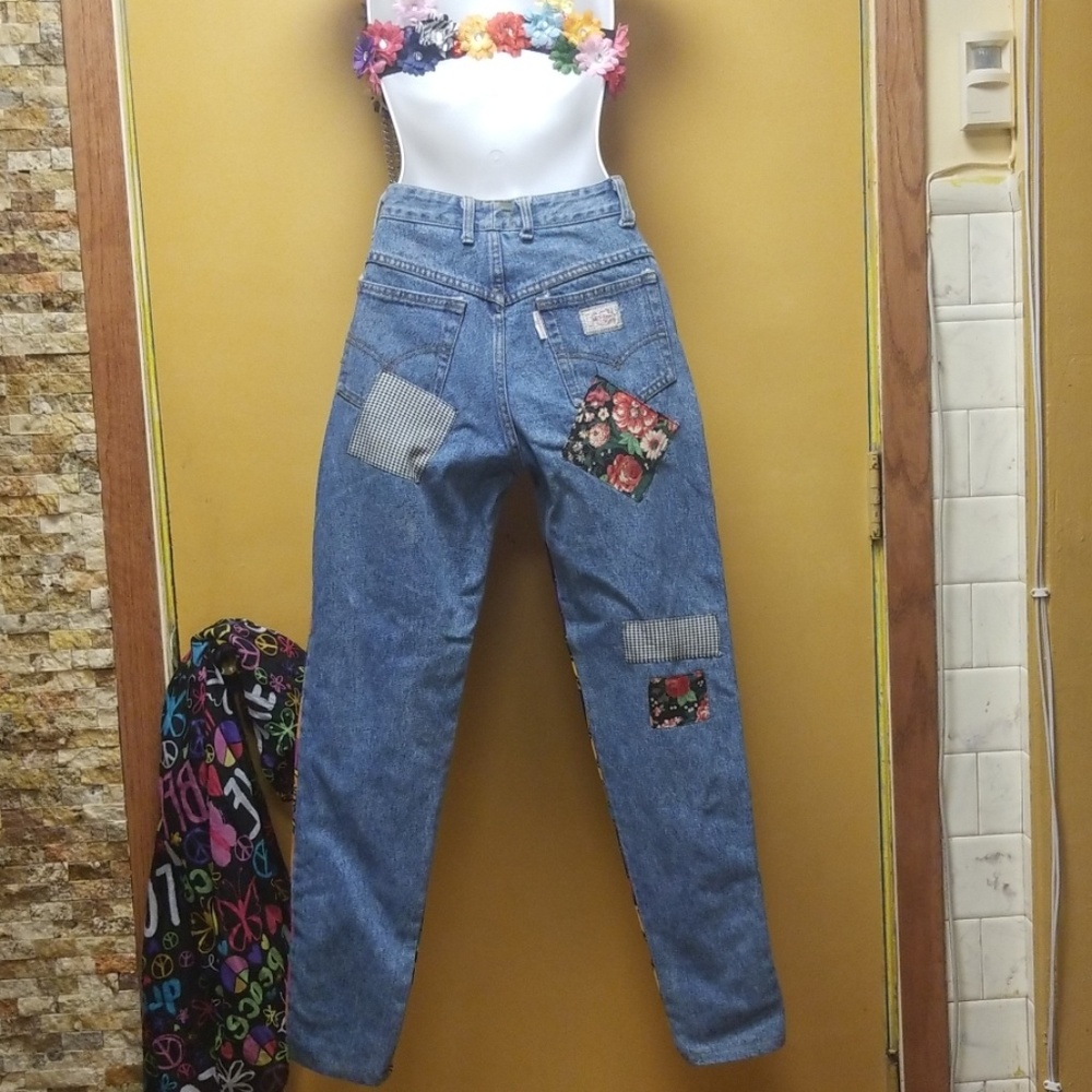 Blue Jeans - Picture 4 of 4